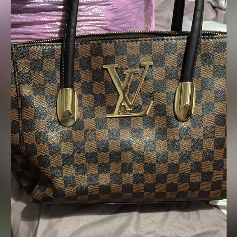 Purses - Picture 4 of 6